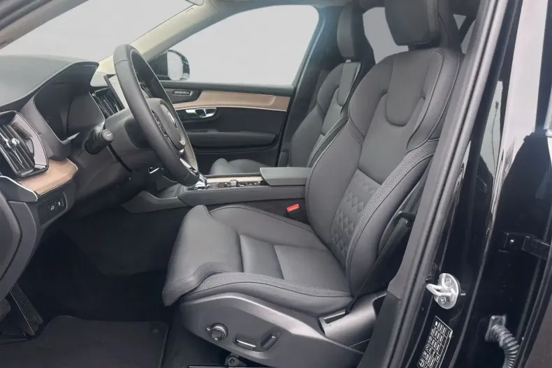 Volvo XC90 din 2025 cu 28.000 km - oferta VOL193507 - foto 3