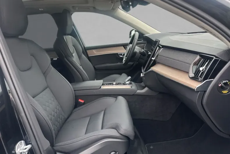 Volvo XC90 din 2025 cu 28.000 km - oferta VOL193507 - foto 4