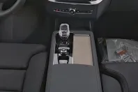 Volvo XC90 din 2025 cu 27.298 km - oferta VOL193510 - foto 6