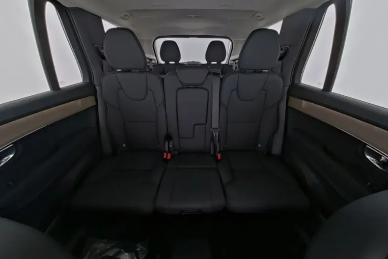 Volvo XC90 din 2025 cu 27.298 km - oferta VOL193510 - foto 7