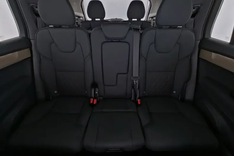 Volvo XC90 din 2025 cu 27.298 km - oferta VOL193510 - foto 13