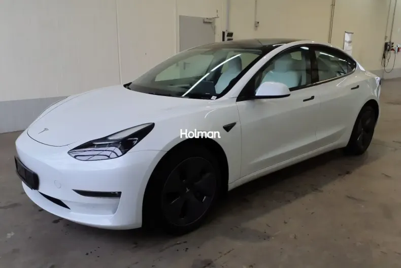 Tesla Model 3 din 2022 cu 64.221 km - oferta TES193513 - foto 1