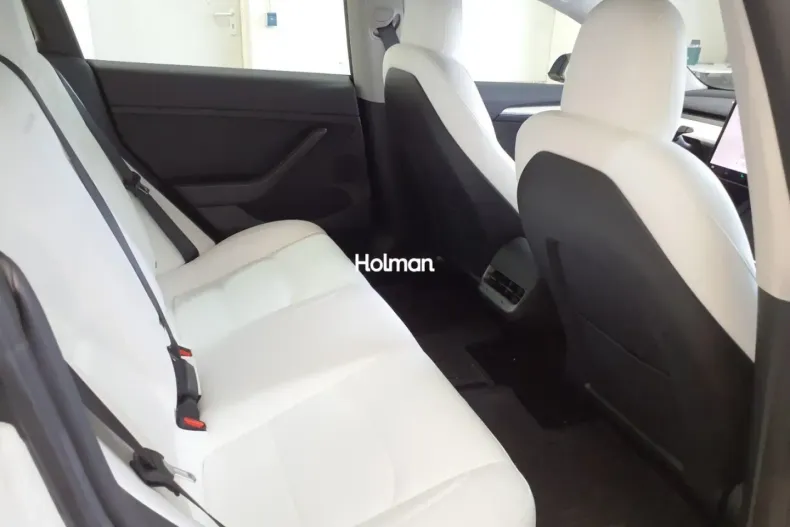 Tesla Model 3 din 2022 cu 64.221 km - oferta TES193513 - foto 8