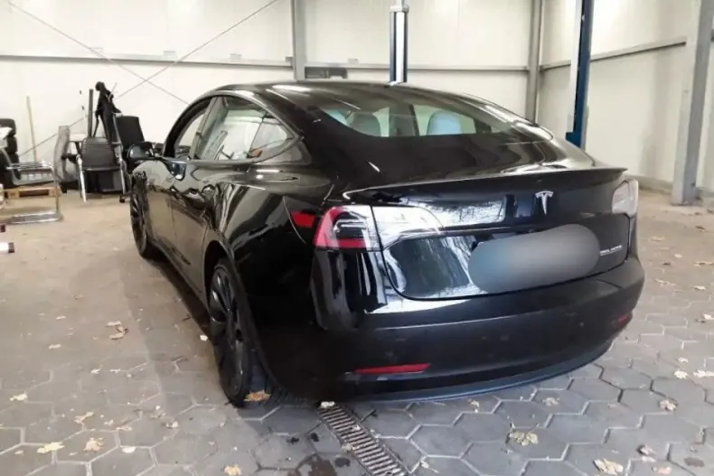 Tesla Model 3 din 2022 cu 51.888 km - oferta TES193515 - foto 4