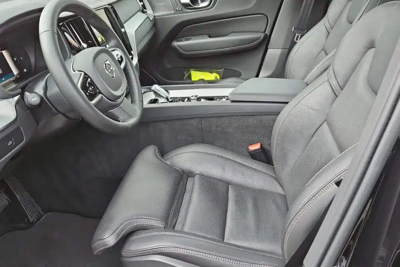 Volvo XC60 din 2025 cu 12.950 km - oferta VOL193518 - foto 8