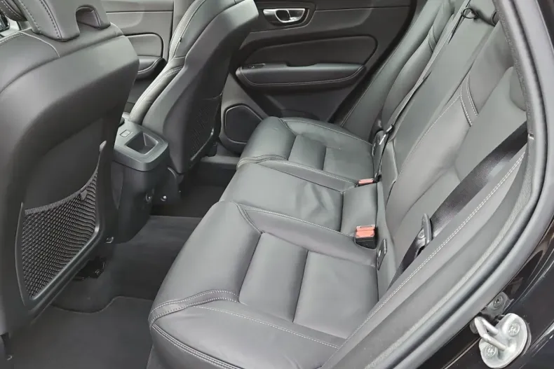 Volvo XC60 din 2025 cu 12.950 km - oferta VOL193518 - foto 9