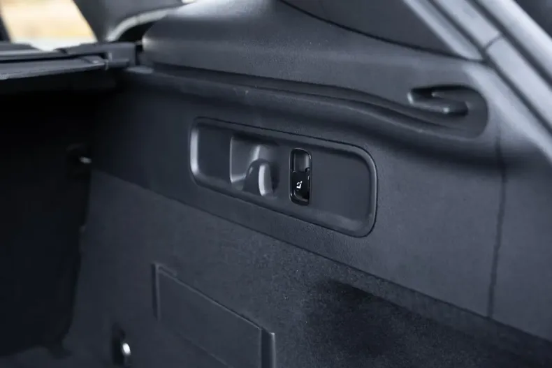 Mercedes-Benz GLC 300 (Clasa GLC) din 2025 cu 19.700 km - oferta MER193521 - foto 10