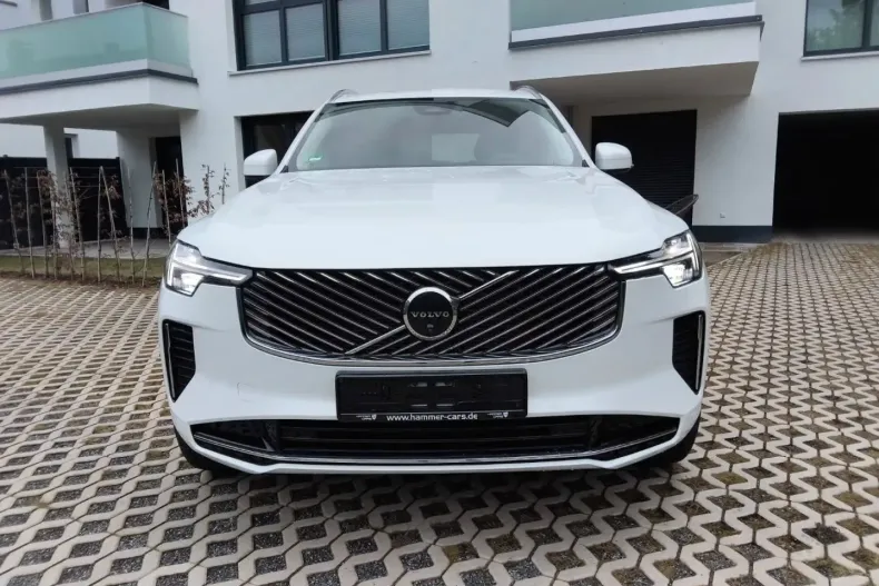 Volvo XC90 din 2025 cu 14.990 km - oferta VOL193525 - foto 1