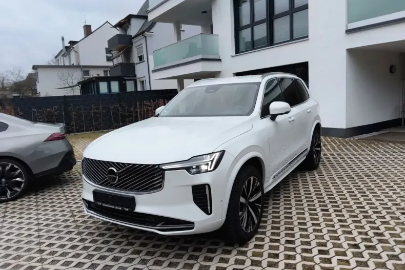 Volvo XC90 din 2025 cu 14.990 km - oferta VOL193525 - foto 3