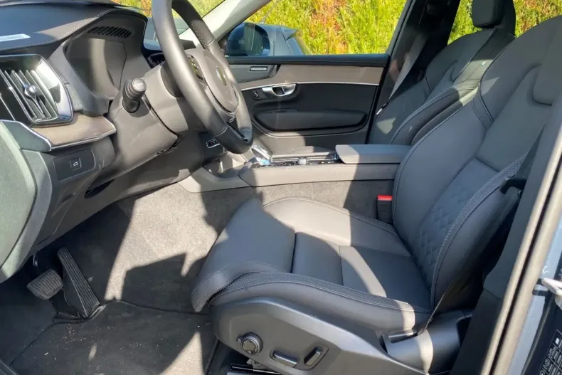 Volvo XC90 din 2025 cu 26.458 km - oferta VOL193528 - foto 3