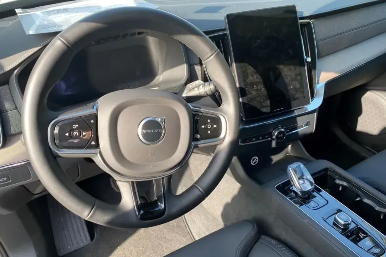 Volvo XC90 din 2025 cu 26.458 km - oferta VOL193528 - foto 4