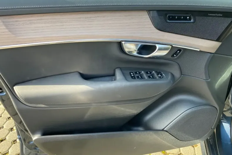 Volvo XC90 din 2025 cu 26.458 km - oferta VOL193528 - foto 9