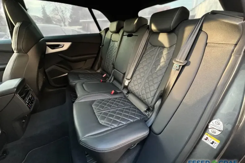 Audi Q8 din 2024 cu 20.607 km - oferta AUD193542 - foto 3