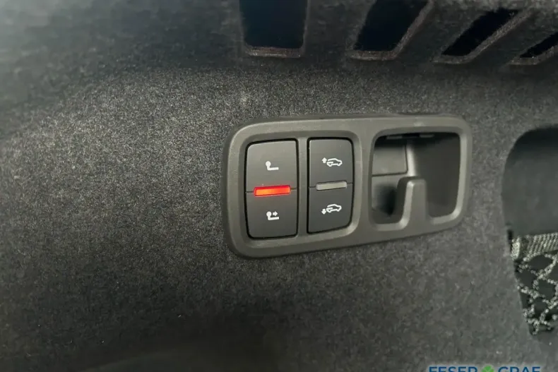 Audi Q8 din 2024 cu 20.607 km - oferta AUD193542 - foto 8