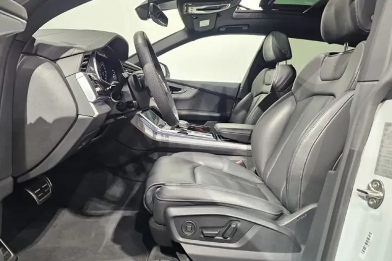 Audi Q8 din 2025 cu 24.263 km - oferta AUD193555 - foto 3