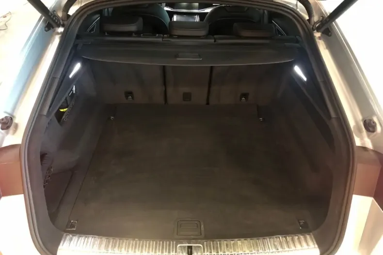 Audi Q8 din 2025 cu 20.137 km - oferta AUD193556 - foto 8