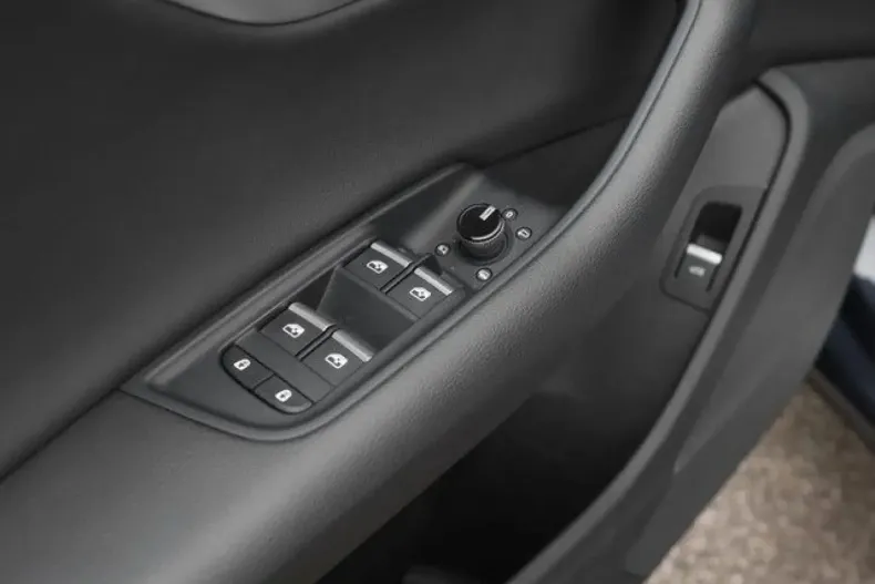 Audi Q8 din 2025 cu 27.480 km - oferta AUD193563 - foto 13