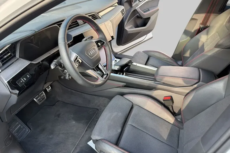 Audi Q8 din 2024 cu 28.981 km - oferta AUD193564 - foto 2