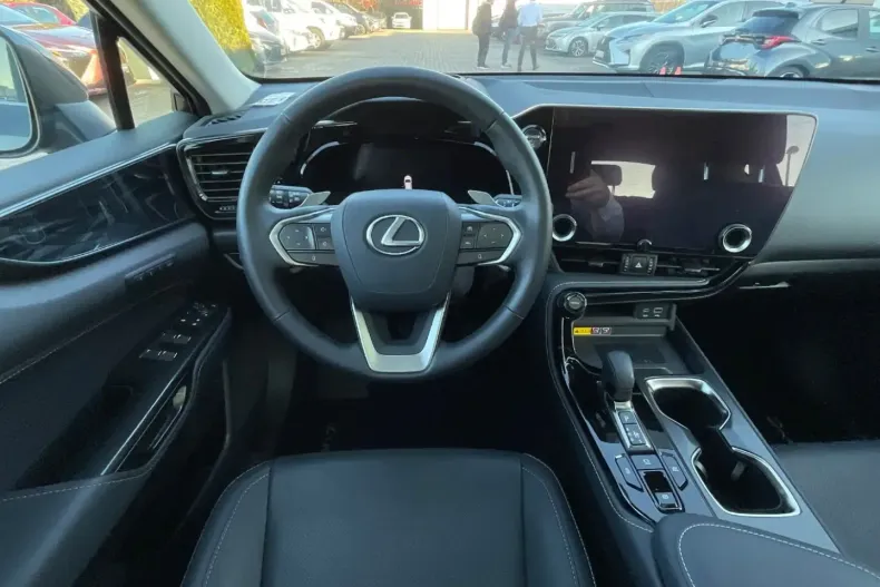 Lexus NX 350h din 2024 cu 9.114 km - oferta LEX193566 - foto 11