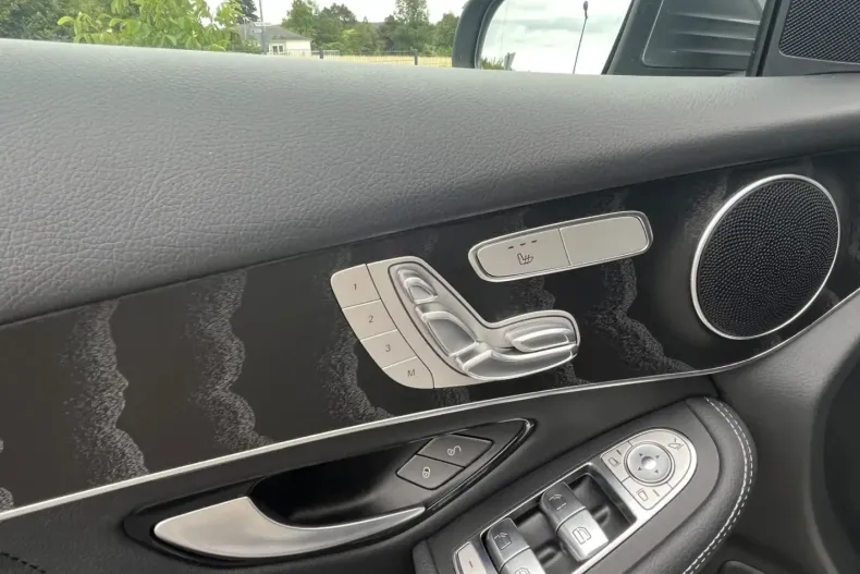 Mercedes-Benz GLC 200 (Clasa GLC) din 2022 cu 23.000 km - oferta MER193589 - foto 20