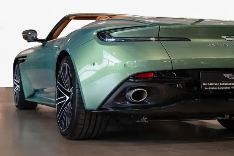 Aston Martin DB12 din 2024 cu 2.500 km - oferta AST193595 - foto 8