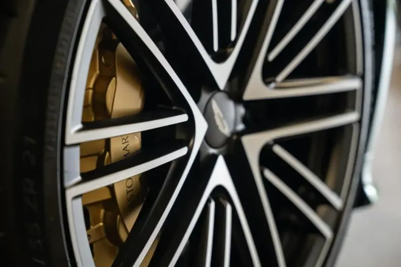 Aston Martin DB12 din 2024 cu 2.500 km - oferta AST193595 - foto 16