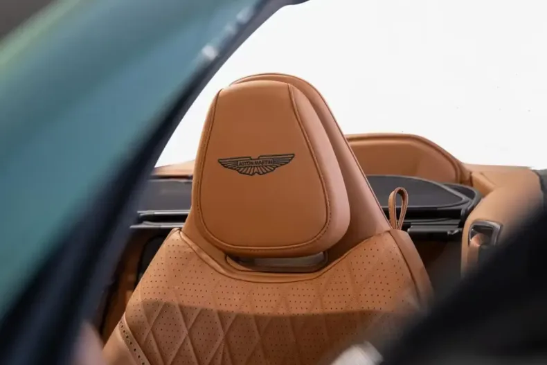 Aston Martin DB12 din 2024 cu 2.500 km - oferta AST193595 - foto 24