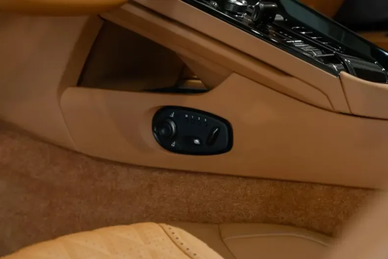 Aston Martin DB12 din 2024 cu 2.500 km - oferta AST193595 - foto 25