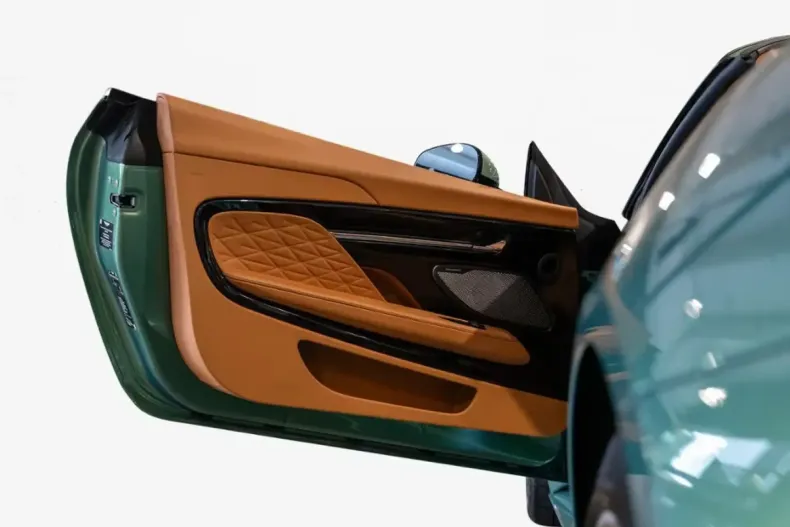 Aston Martin DB12 din 2024 cu 2.500 km - oferta AST193595 - foto 27