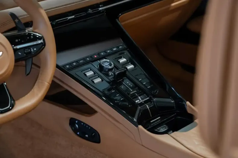 Aston Martin DB12 din 2024 cu 2.500 km - oferta AST193595 - foto 28