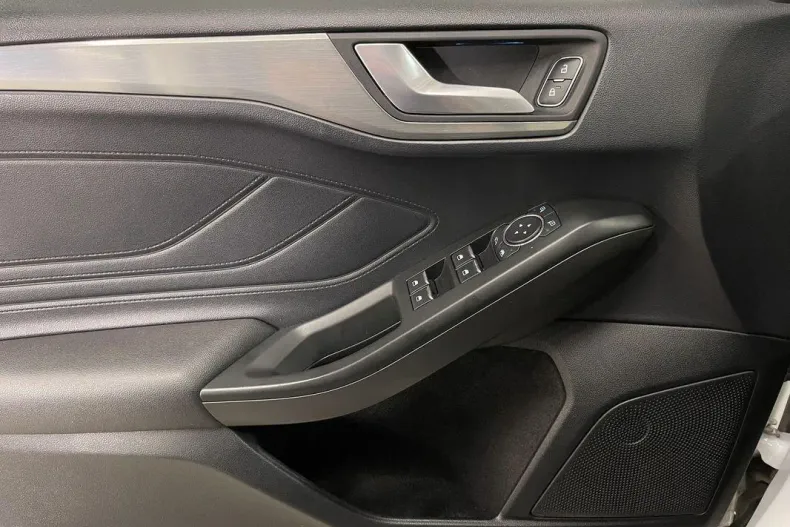 Ford Focus din 2021 cu 105.298 km - oferta FOR193612 - foto 24