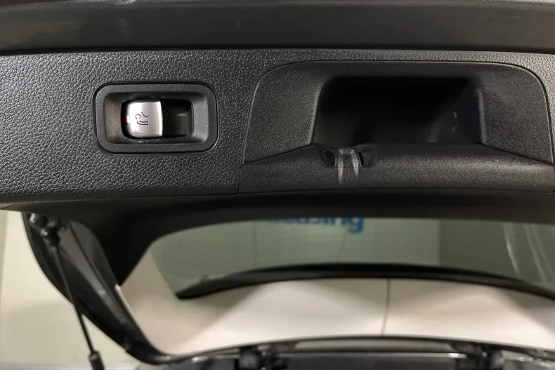 Mercedes-Benz GLC din 2021 cu 134.437 km - oferta MER193614 - foto 26