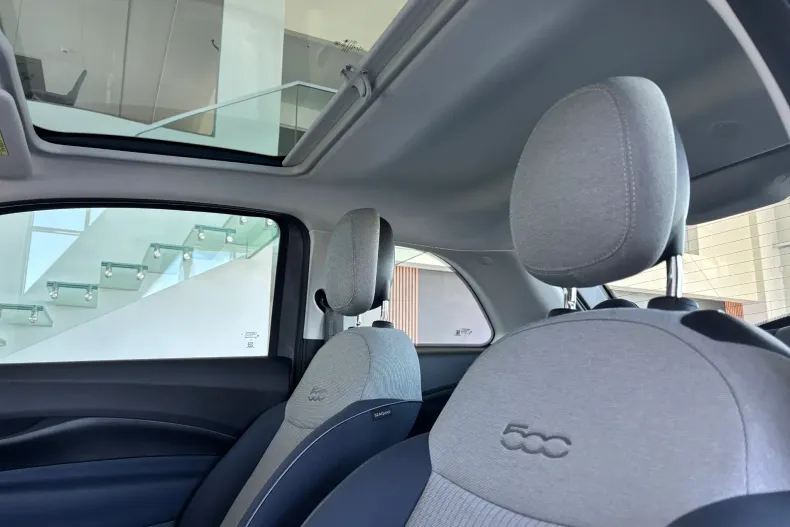 Fiat 500e din 2022 cu 8.656 km - oferta FIA193631 - foto 15