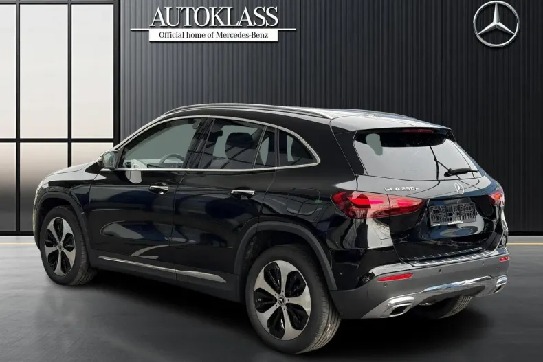 Mercedes-Benz GLA din 2026 cu 5.000 km - oferta MER193712 - foto 8