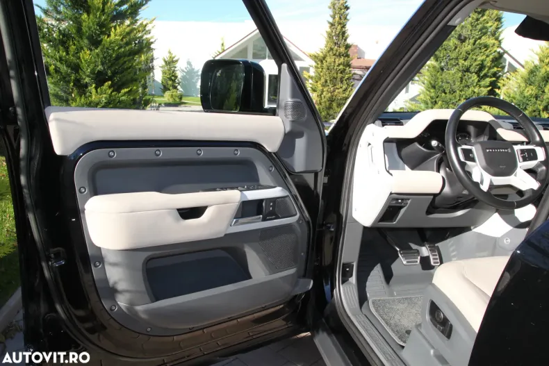 Land Rover Defender din 2023 cu 44.000 km - oferta LAN193815 - foto 24