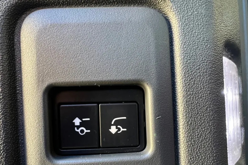 Land Rover Defender din 2023 cu 44.000 km - oferta LAN193815 - foto 34