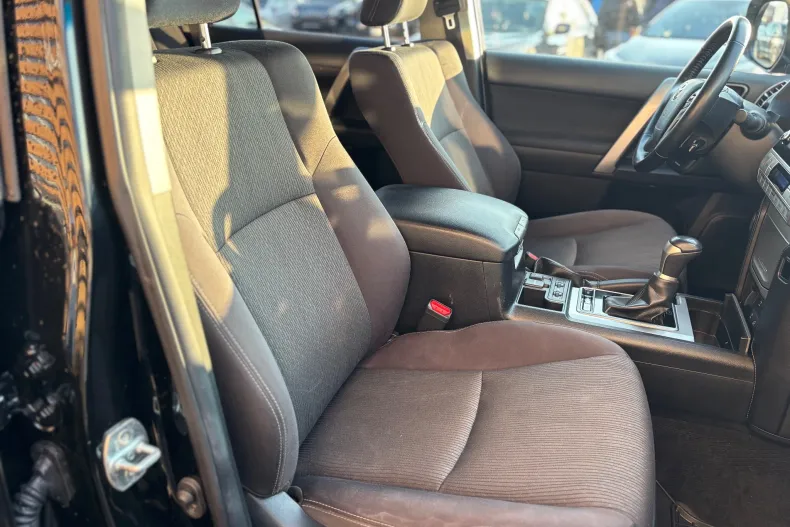 Toyota Land Cruiser din 2022 cu 117.000 km - oferta TOY193819 - foto 19