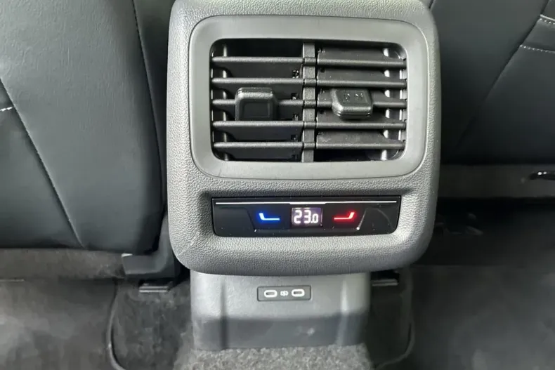 Volkswagen T-Roc din 2025 cu 3.500 km - oferta VOL193851 - foto 19