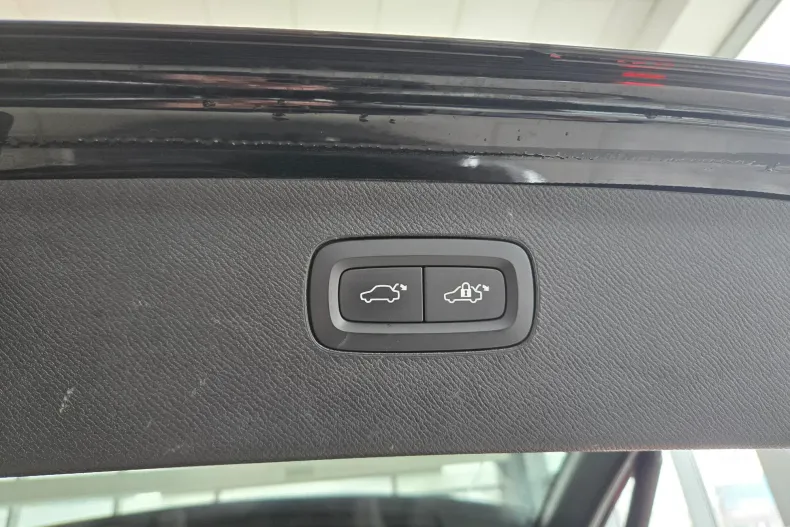 Volvo XC90 din 2023 cu 74.226 km - oferta VOL193853 - foto 8