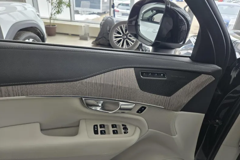 Volvo XC90 din 2023 cu 74.226 km - oferta VOL193853 - foto 9