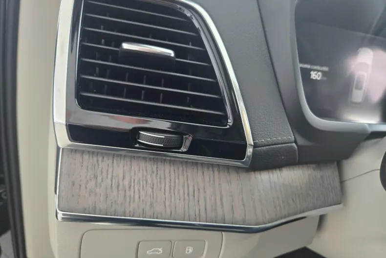 Volvo XC90 din 2023 cu 74.226 km - oferta VOL193853 - foto 10