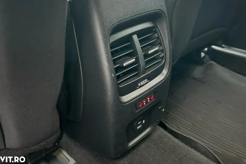 Ford Kuga din 2020 cu 100.695 km - oferta FOR193855 - foto 14