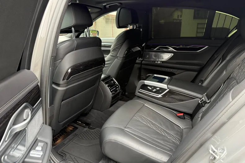 BMW 730d (Seria 7) din 2021 cu 45.509 km - oferta BMW193856 - foto 4