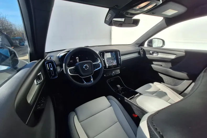 Volvo XC40 din 2025 cu 500 km - oferta VOL193863 - foto 13