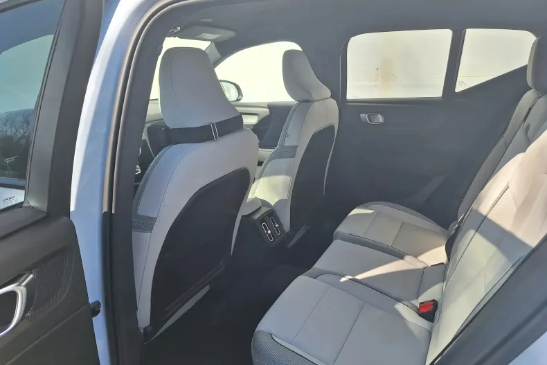 Volvo XC40 din 2025 cu 500 km - oferta VOL193863 - foto 15