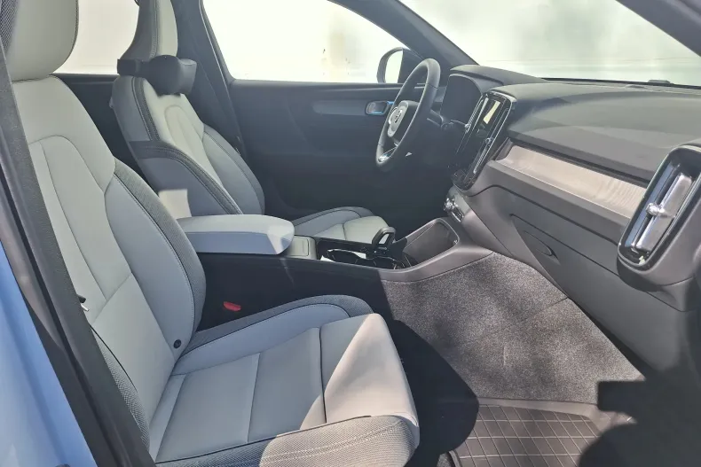 Volvo XC40 din 2025 cu 500 km - oferta VOL193863 - foto 16