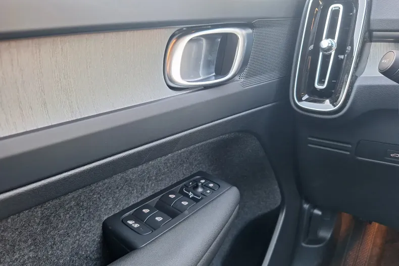 Volvo XC40 din 2025 cu 500 km - oferta VOL193863 - foto 31