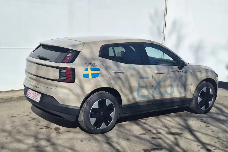 Volvo EX30 din 2025 cu 500 km - oferta VOL193864 - foto 13