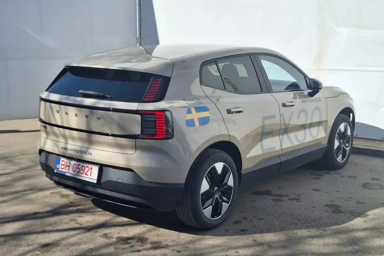 Volvo EX30 din 2025 cu 500 km - oferta VOL193864 - foto 14