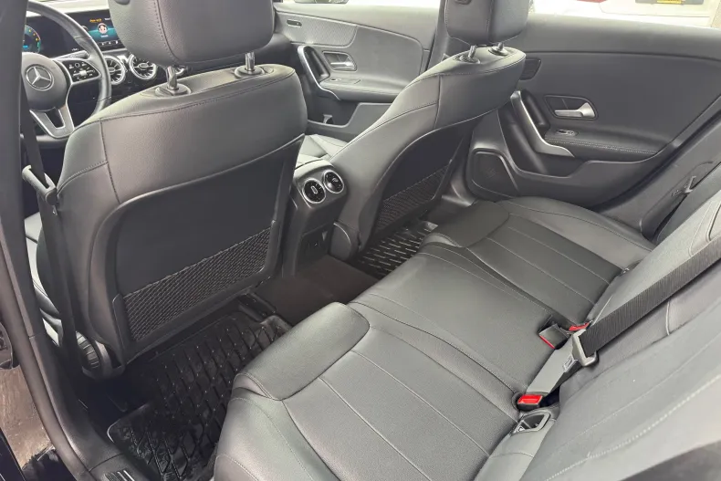 Mercedes-Benz A 250 (Clasa A) din 2021 cu 24.880 km - oferta MER193869 - foto 8
